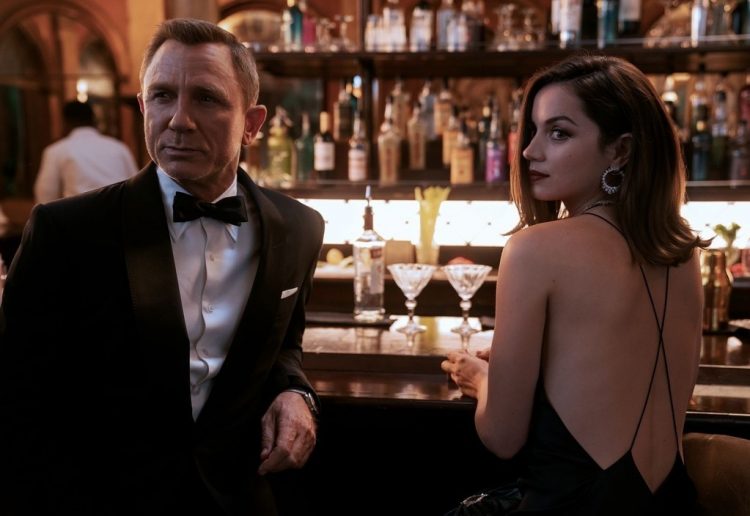 Ana de Armas y Daniel Craig, en Sin tiempo para morir, de estreno en Londres este 28 de septiembre. Foto: trendencias.com