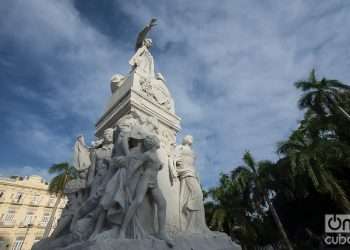 Monumento a José Martí en Parque Central de La Habana, Cuba, obra del escultor cubano, residente en Italia, José Villalta de Saavedra. Foto: Otmaro Rodríguez