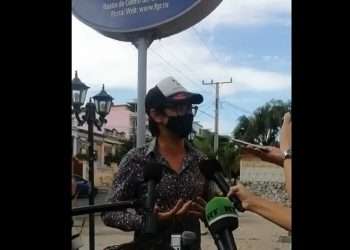 Activista y dramaturgo Yunior García, uno de los promotores de la marcha anunciada para el 15 de noviembre. Foto: captura de pantalla del video publicado por Razones de Cuba.