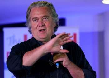 Steve Banon habla en un mitin el 13 de octubre en Richmond, Virginia. | Foto: AP| Steve Helbe