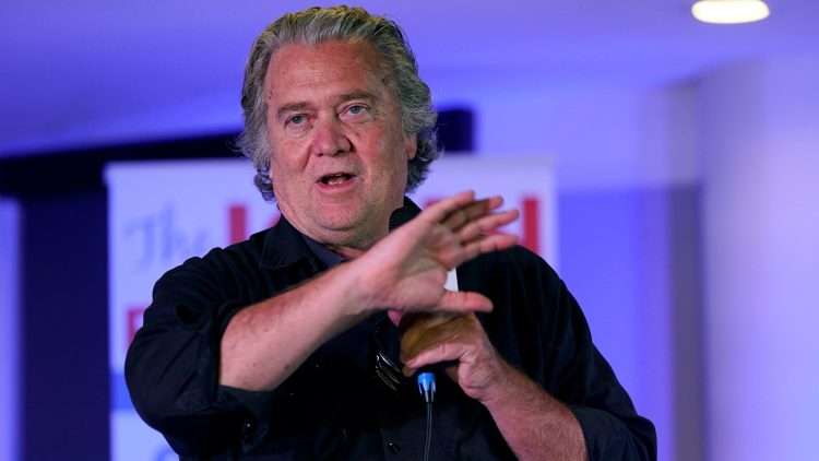 Steve Banon habla en un mitin el 13 de octubre en Richmond, Virginia. | Foto: AP| Steve Helbe