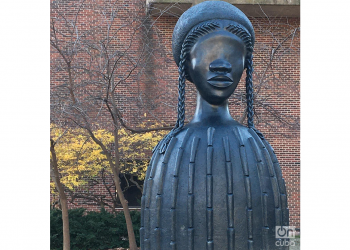 Brick House, de Simone Leigh, en la universidad de Pennsylvania, Philadelphia. (Foto de la autora).