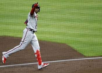 Jorge Soler (Atlanta Braves) celebra su jonrón en el sexto partido de la Serie Mundial del 2021. Foto: EFE.