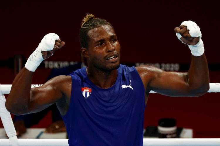 El multicampeón cubano de boxeo Julio César La Cruz. Foto: EFE / Archivo.