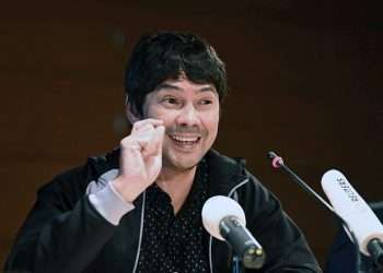 El dramaturgo y activista opositir cubano Yunior García Aguilera, ofrece una rueda de prensa este 18 de noviembre de 2021, en el Centro Cultural Galileo de Madrid, España. Foto: Fernando Villar / EFE.