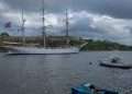 El velero noruego "Statsraad Lehmkuhl" entrando a la bahía de La Habana, el miércoles 24 de noviembre de 2021. Foto: Otmaro Rodríguez.