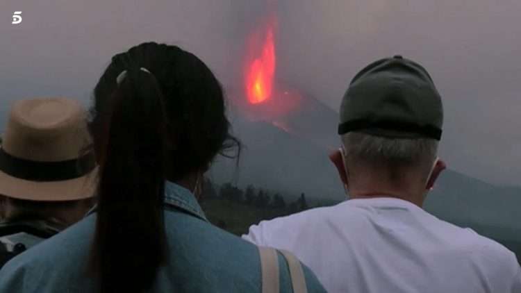 El volcán ha provocado un descenso del 71% en las reservas, según los datos de las autoridades municipales y la patronal hotelera. Foto: telecinco.es