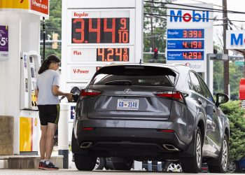 Los precios de la gasolina, entre otros productos, se han disparado. Foto New York Post.