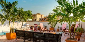 La azotea de un apartamento en La Habana integrado en el catálogo de la compañía Airbnb. Foto: Airbnb / Archivo.