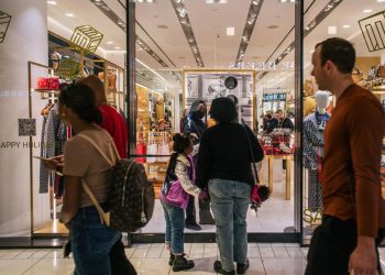 Las compras de Navidad no alcanzaron los niveles de otros años en Estados Unidos. | Foto: CNBC