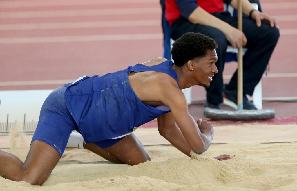 El cubano-español Jordan Díaz logró en Salamanca el récord de España en triple salto, con un salto de 17,27 metros. Foto: J. M. García / EFE.