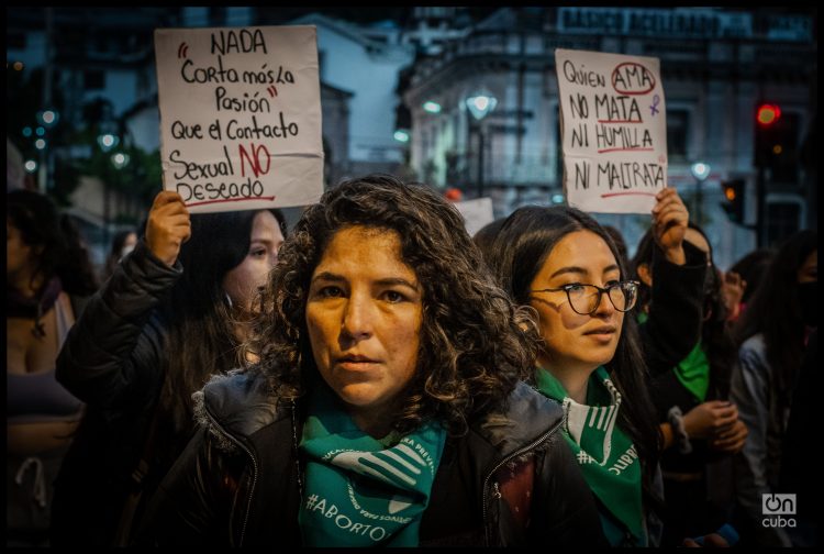 8M en Quito, Ecuador. Foto: Julio César Guanche.