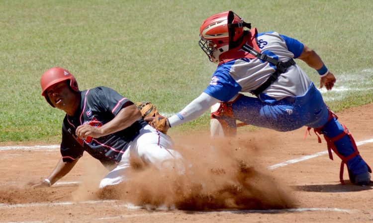 Juego de las Estrellas de la 61 Serie Nacional de Béisbol. Foto: Ricardo López Hevia.