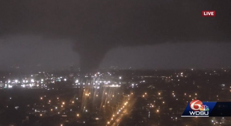 El tornado azota a Nueva Orleans. Foto: Canal 6 WDSU.