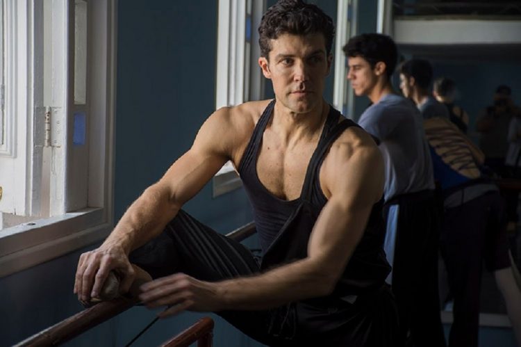 El encuentro de Bolle con bailarines cubanos tuvo lugar en la previa del Día Internacional de la Danza. Foto: Rolando Pujol/Ballet Nacional de Cuba.