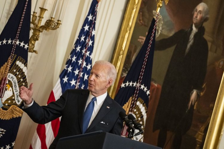 El presidente Joe Biden anunciando un nuevo paquete de sanciones hoy miércoles en la Casa Blanca. Foto: Kent Nishimura/Los Angeles Times.