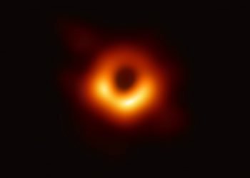 Primera imagen de Sagitario A, el gigantesco agujero negro de la Vía Láctea. Foto: National Science Foundation.
