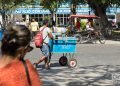 Personas en La Habana, el martes 17 de mayo de 2022, un día después de los anuncios de la Administración Biden sobre cambios en la política hacia Cuba. Foto: Otmaro Rodríguez.