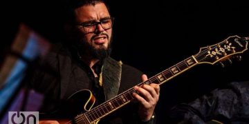 El guitarrista cubano Dayron Ortiz. Foto: Claudio Pelaez Sordo / Archivo.