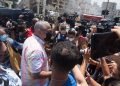 El primer secretario del Partido Comunista en La Habana, Luis Antonio Torres Iríbar, habla con la prensa en los alrededores del Hotel Saratoga, en La Habana, tras la explosión ocurrida en el lugar este viernes 6 de mayo de 2022. Foto: Otmaro Rodríguez.