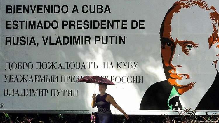 Valla en el Paseo de Prado por visita de Putin a Cuba. Foto: DW.