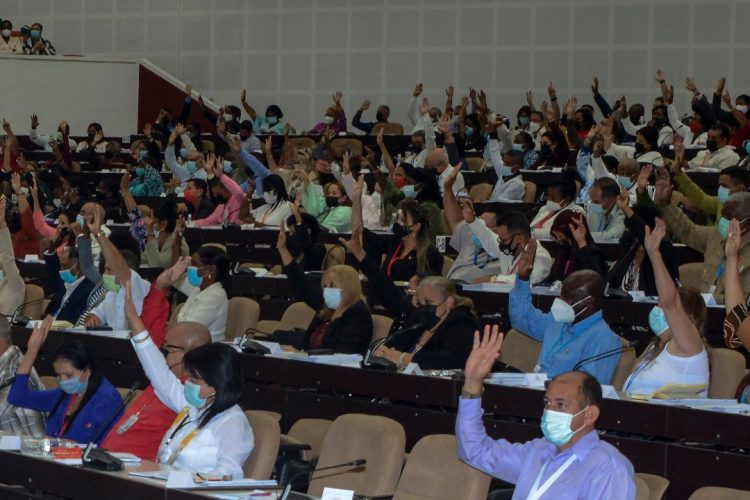 Los diputados cubanos aprobaron el proyecto de Ley del nuevo Código Penal. Foto: @AsambleaCuba / Twitter.