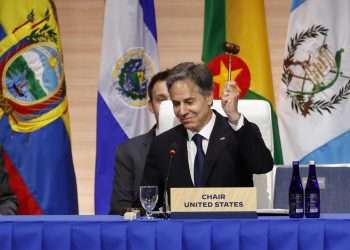 El secretario de Estado de EEUU, Antony Blinken, preside la primera reunión de cancilleres y ministros de Exteriores de los países asistentes a la Cumbre de las Américas, en Los Ángeles (EE.UU.). Foto: Alberto Valdés / EFE.