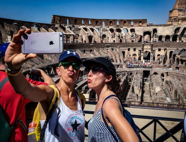 Turistas en el Coliseo de Roma. Foto: Kaloian.