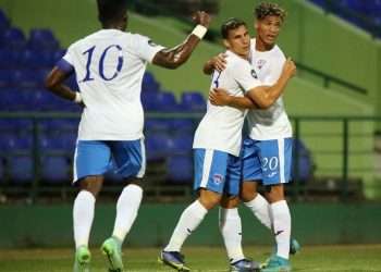 Futbolistas cubanos celebran el gol de Luis Javier Paradela en la victoria 2x0 de Cuba ante Antigua y Barbuda, en la Liga de Naciones de la Concacaf. Foto: Concacaf.