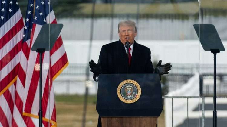 Donald Trump arengando a sus partidarios el 6 de enero. Foto: Financial Times.