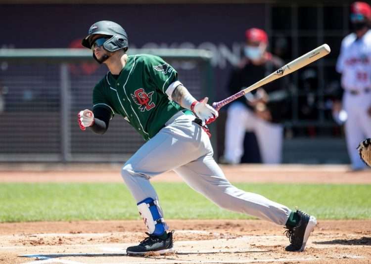 Sumar a Andy Pagés, uno de los peloteros cubanos ubicado en el ranking de los 100 mejores talentos de MLB, añadiría mucho poder al equipo cubano del Clásico. Foto: Andrew Woolley/Four Seam.