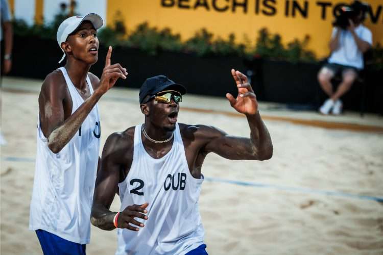 Díaz y Alayo fueron superiores en ataque por 50-45, e igualaron en bloqueos 5-5. Foto: FIVB