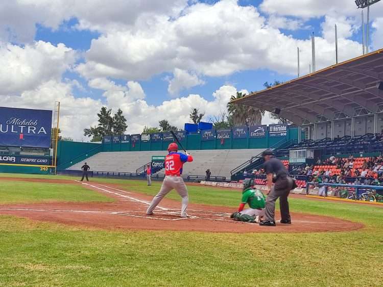 Entre los mejores jugadores del evento resaltaron dos cubanos, el mayabequense Javier Carabeo (líder en jonrones con tres) y el mejor center field, el granmense Francisco Venecia. Foto: Tomada de Twitter @jit_digital