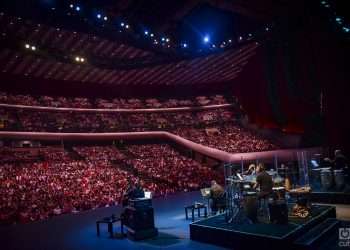 El público del Auditorio Nacional escucha al trovador este lunes seis de junio. Foto: Kaloian.