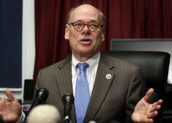 El representante demócrata Steve Cohen, uno de los promotores del llamamiento al presidente Biden a cooperar con Cuba en materia de vacunas contra la COVID-19. Foto: UsaToday / Archivo.