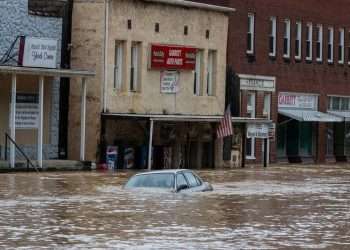 En Kentucky se han reportado inundaciones "sin paralelo". Foto: BBC.