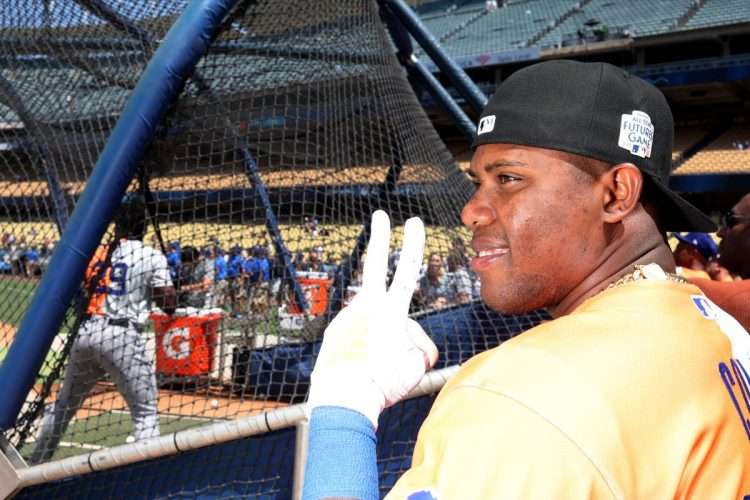 Oscar Colás en el juego de Futuras Estrellas de Grandes Ligas. Foto: Tomada de MLB Cuba (@mlbcuba).