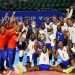 Imagen de archivo del equipo cubano de voleibol masculino, junto a su cuerpo técnico, tras imponerse en el Challenger Mundial. Foto: CubaSí / Archivo.