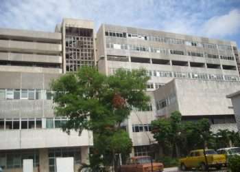 Hospital Clínico Quirúrgico Miguel Enríquez, conocido como La Benéfica, en La Habana. Foto: mapio.net / Archivo.