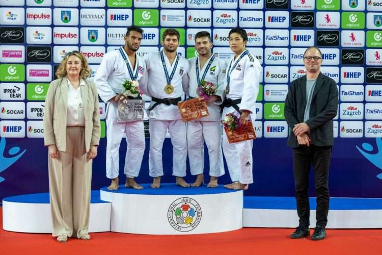 En el podio, de izq a der: Magdiel Estrada (2-Cub), Manuel Lombardo (1-Ita), Daniel Cargnin (3-Bra) y
Eunkyul Lee (3- Kor)
Foto: ijf.org