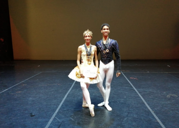 Los estudiantes cubanos Carolina Rodríguez Pérez y Pedro Domínguez Alcántara, de la Escuela Nacional de Ballet Fernando Alonso, premiados en la novena edición del Concurso Internacional de Ballet de Sudáfrica. Foto: @CubaEsCultura / Twitter.
