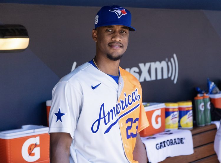 Yosver Zulueta es uno de los principales prospectos de los Toronto Blue Jays y ya fue invitado al Juego de Futuras Estrellas de MLB. Foto: Tomada de @BlueJays.