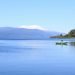 Navegando en canoa por el Lago Puyehue, Los Lagos, Chile. Foto: cortesía de la entrevistada. En mapuche, Puyehue significa “lugar de los peces pequeños”.