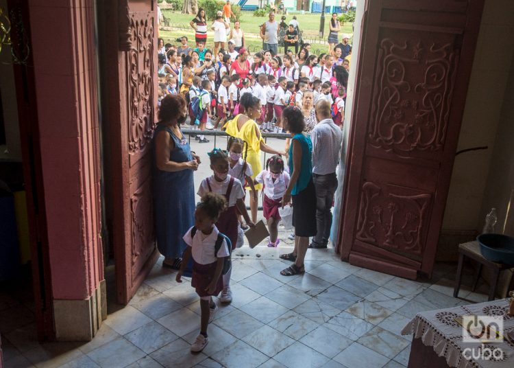 Reinicio del curso escolar en una escuela de La Habana, el lunes 5 de septiembre de 2022. Foto: Otmaro Rodríguez.