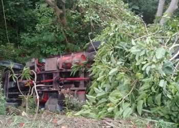 Camión accidentado en Songo La Maya, en la provincia de Santiago de Cuba. Foto: sierramaestra.cu