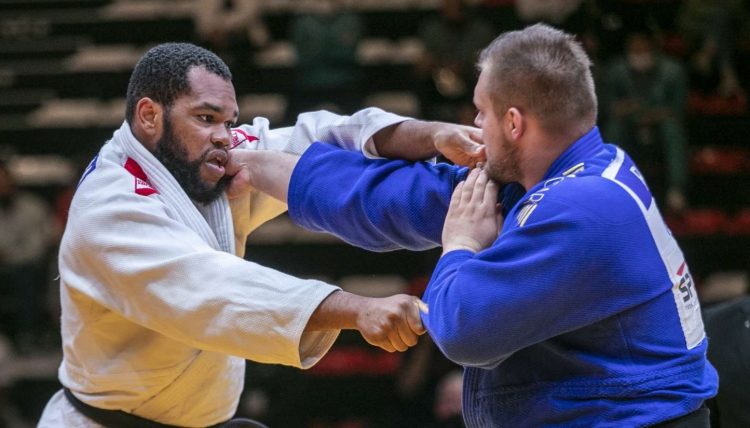 Imagen de archivo del judoca cubano Andy Granda (izq) durante un combate. Foto: judoinside.com / Archivo.