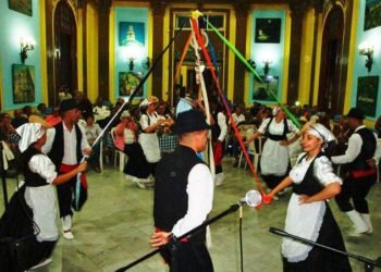 Actividad danzaria en un Festival de Tradiciones Canarias en Cuba. Foto: Canarias Exterior / Archivo.