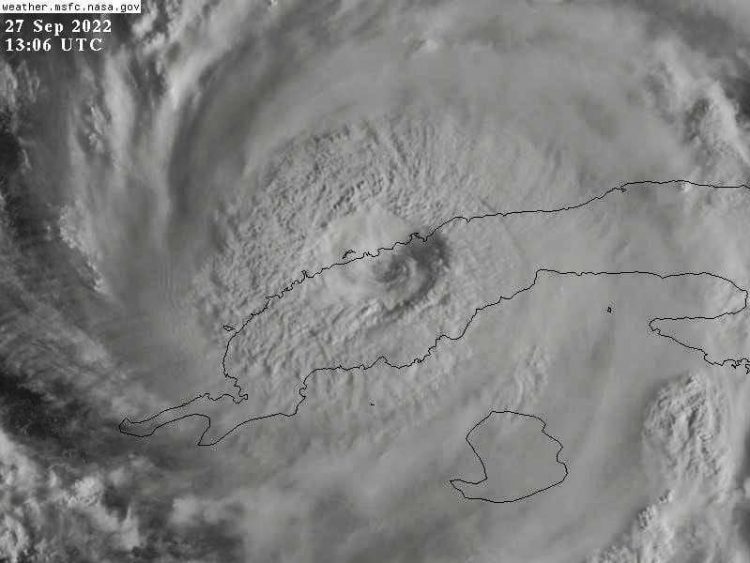 En la imagen se aprecia el centro de circulación de Ian rumbo al mar. Foto: NASA.