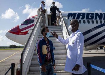 Migrantes cubanos retornados a la Isla desde México. Foto: Prensa Latina (PL).