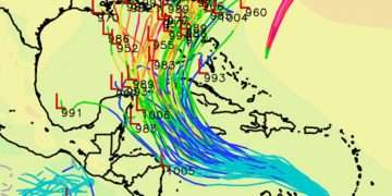 Posibles trayectorias de una onda tropical que pudiera convertirse en ciclón en los próximos días. Gráfico: Centro de Pronósticos del Instituto de Meteorología de Cuba.